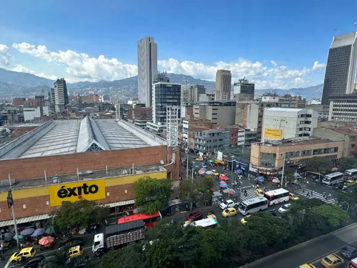 Local En Arriendo En Centro. Cod A776021