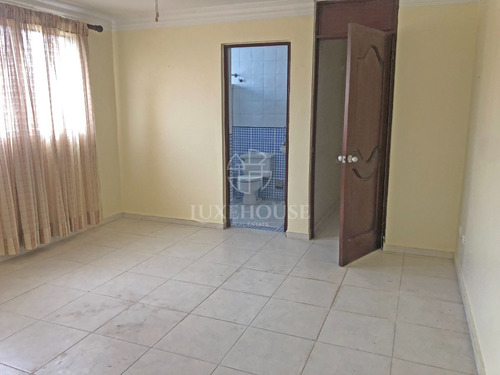 Imagen 6 de 10 de Penthouse De 250 Metros Con Jacuzzi En La Moraleja (eaa-003)