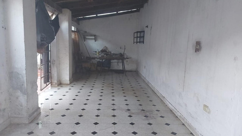 Imagen 3 de 11 de Casa De 3 Dormitorios En Barrio Guadalupe Oeste