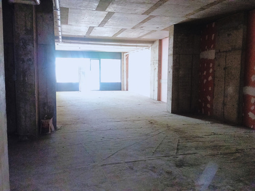 Local Comercial Amplio Con Terraza En Providencia, Placa Com