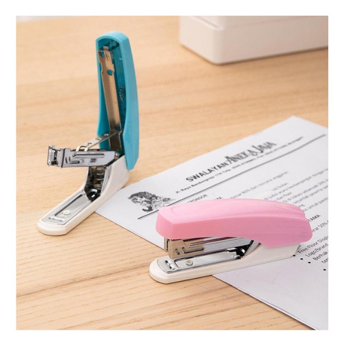 Mini Corchetera Oficina Escritorio Deli 15hjs #10 80gr