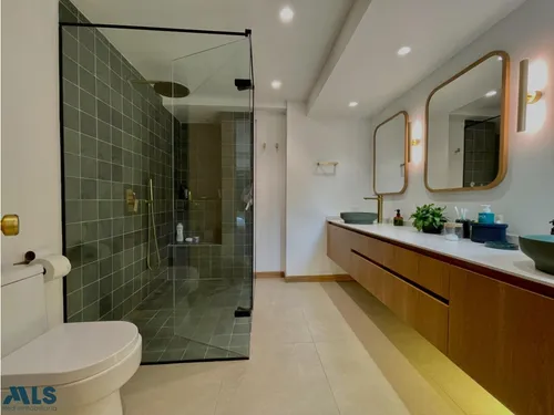 Apto Remodelado Con Mucho Diseño En Las Lomas, El...(mls#255345)