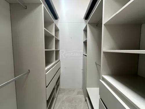 Casa En Venta En Benedictinos. Cod V775845