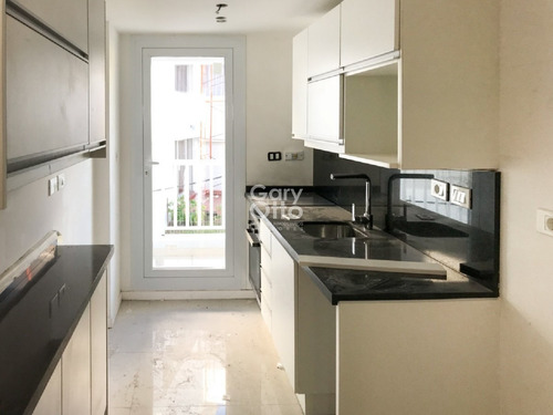 Apartamento 2 Dormitorios, Punta Del Este, Playa Mansa, Venta- Ref: 23679