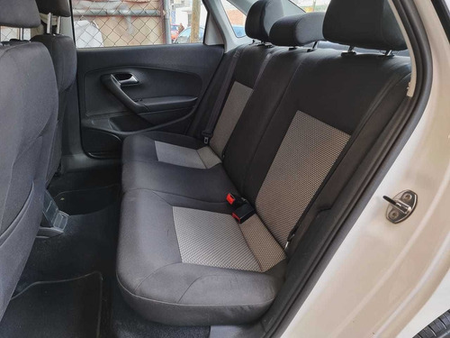 Imagen 12 de 15 de Volkswagen Vento 2019 2.0 Confortline Mt