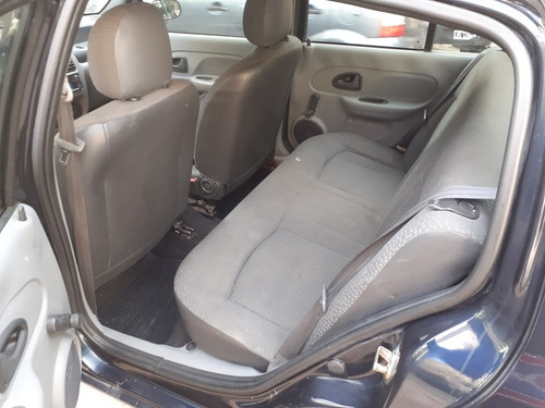 Imagen 10 de 14 de Renault Clio 1.2 Tric Authentique 2006