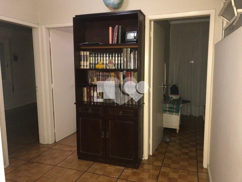 Imagem 25 de 30 de Vende Casa 6 Dormitórios, Suíte, Churrasqueira, 3 Vagas No Bairro Menino Deus - Reo452750
