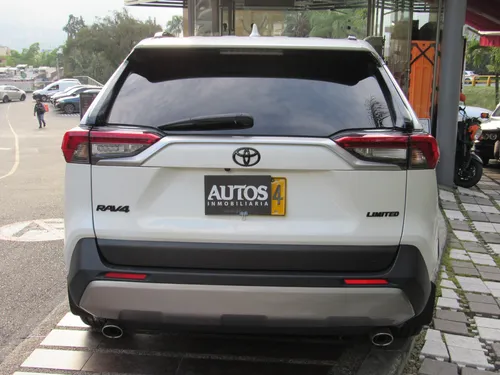 Toyota RAV4 LIMITED CC2500 BLINDAJE 2+ AUTOMATICA 4X2 202 HP