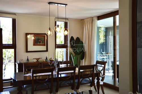 Casa En Venta De 7 Dorm. Mas Servicios En Chicureo Poniente