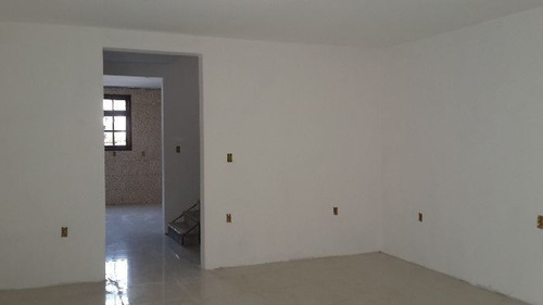 Casa À Venda Na Rua Otávio Faria, Teresópolis, Porto Alegre - Rs - Liv-10055
