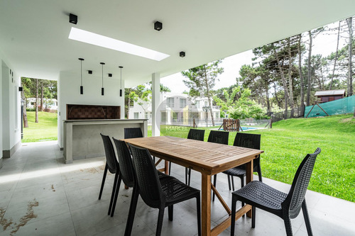 Casa En Venta 4 Ambientes Pinamar Alamos
