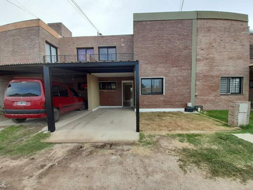 Casa En Complejo Cerrado Con Seguridad, 3 Dorm 130m2 Terreno - B°matienzo