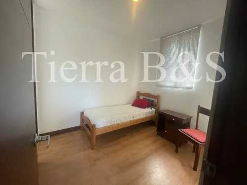 Lujosa Residencia: Confort Y Elegancia Por $13.900.000 Incluida Administración, San Simón