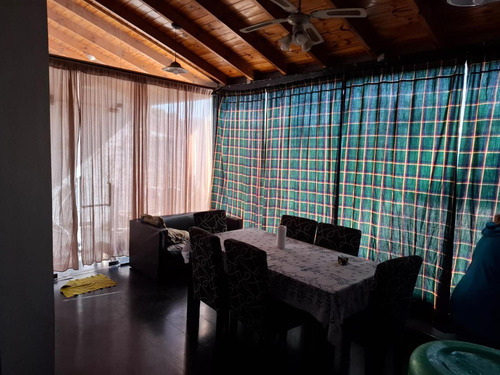 Casa En Venta - 4 Dormitorios 4 Baños - Cochera - 300mts2 - Ituzaingó
