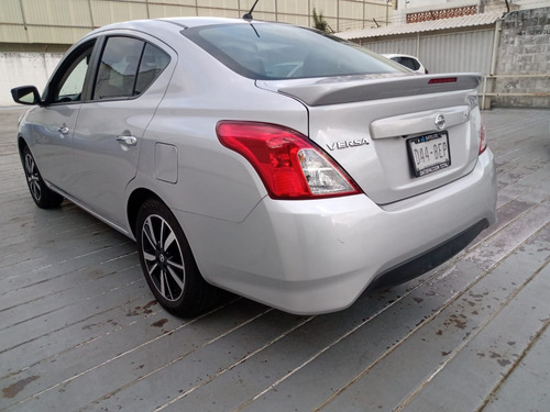 Imagen 5 de 15 de Nissan Versa 2019 1.6 Exclusive Navi At
