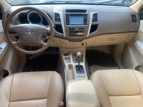 Toyota Hilux SW4 SRV D4-D 4x4 3.0 TDI Dies. Aut