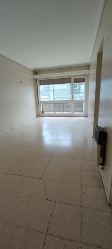 Vendo Departamento 2 Ambientes Con Balcon A La Calle Oportunidad Zona Centro