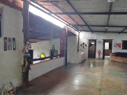 Ana Torres. Casa En Venta 2417736 En Sabaneta