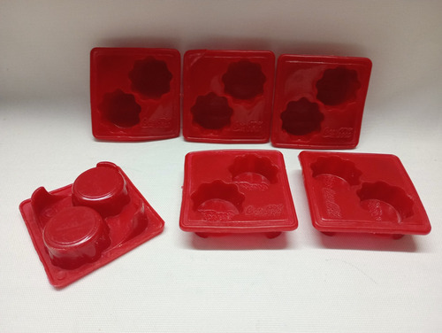 Molde Para Hielo Coca Cola En Forma Corcholata 6pzas Del2000 Rojo (Usado)