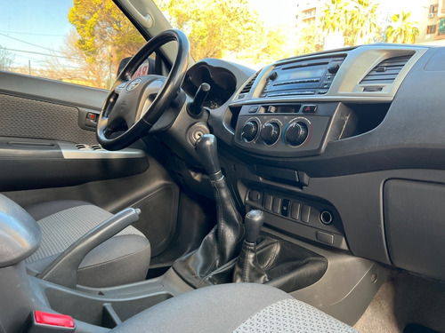 Imagen 8 de 8 de Toyota Hilux (l12) 3.0 C/d 4x4 Tdi Sr 171cv Impecable
