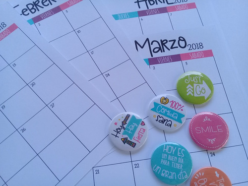 Imagen 4 de 5 de Calendarios Organizador Con 6 Imanes Chapita (pins) 8 Cajas