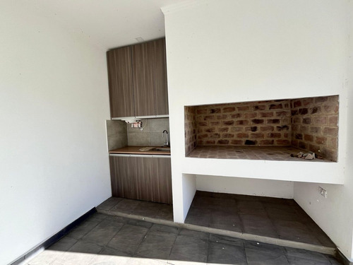 Casa En Venta En Pergamino Con Patio