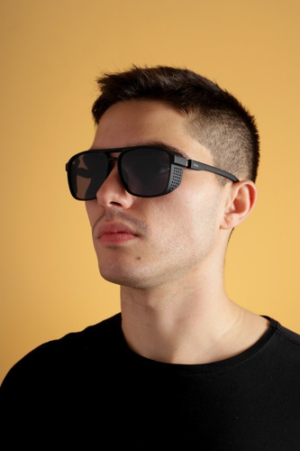 Imagem 2 de 4 de Óculos De Sol Masculino Polarizado Moderno Case E Nota