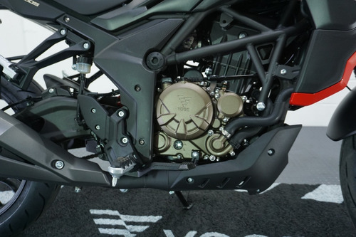 Imagen 11 de 25 de Voge 300 Ds Con Baul De Regalo Moto Touring 2023 0km