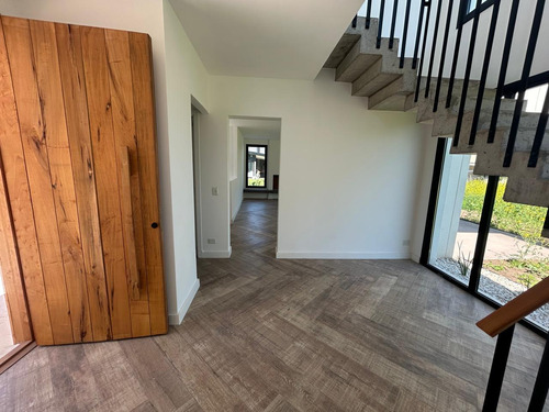 Casa En Venta En Barrio Privado Santo Tomas