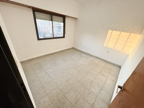 Ph 3 Ambientes Al Frente Con Patio
