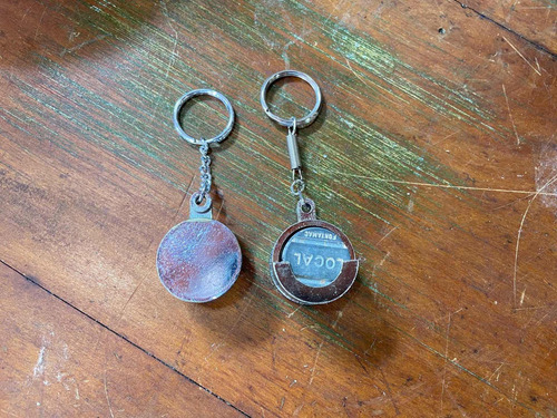 Antigo Chaveiros Porta Fichas Telefônicas Com 5 Fichas (Usado)