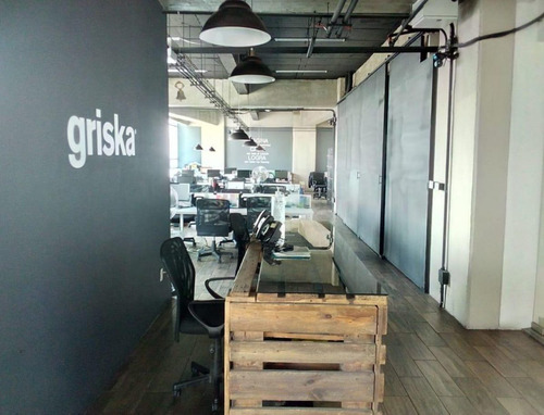 Hermosas Oficinas, Excelente Ubicacion, Con Salas Juntas Y Salon Vip