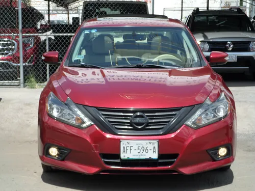 Nissan Altima 2.5 Advance Navi Cvt