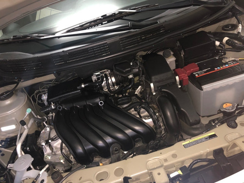 Nissan Versa Advance Mt