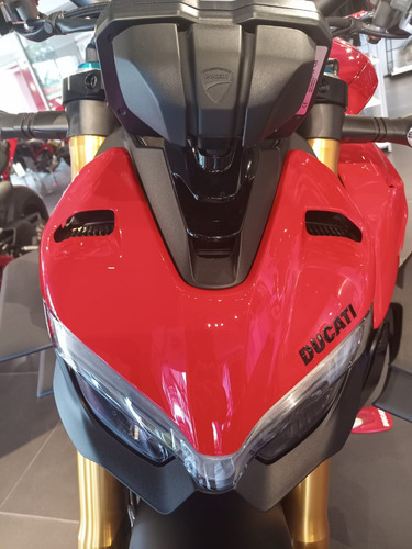 Ducati Streetfighter V4s