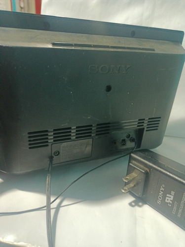 Radio Sony Dream Machine Con Detalle Leer Descripción Negro (Usado)