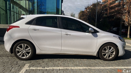 Imagen 3 de 14 de Hyundai I30 Gls 1.6 2014