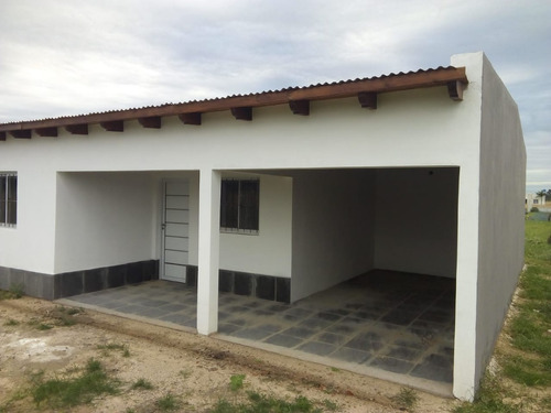 Vendo Casa A Estrenar En Barrio  Paseo De Los Pájaros  Esquina, Corrientes!!!