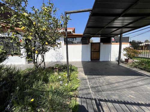 Casa En Venta De 3 Dorm. En La Cisterna