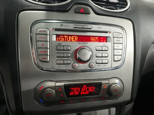Imagem 9 de 20 de Ford Focus 2.0 Titanium Sedan 16v 2012
