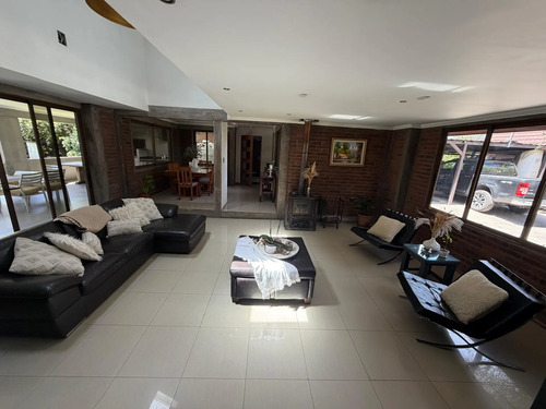 Arriendo Parcela 5.100m2 + Casa 370m2 Multifuncional Batuco