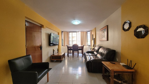 En Venta Amplio Apartamento En El Callejón Prebol. Res. Barry  Valencia. Carabobo. Bc