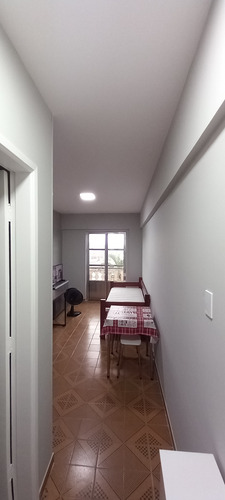 Apartamento De 01 Dormitório Com Vaga De Garagem Coberta !!!