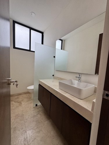 Casa En Venta Merida, Komchen En Privada, Entrega Inmediata.