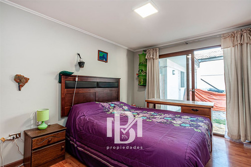 Casa En Venta De 4 Dorm. En Las Condes
