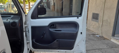 Imagen 9 de 22 de Renault Kangoo 2016 1.6 Furgon Ph3 Gran Confort Lc