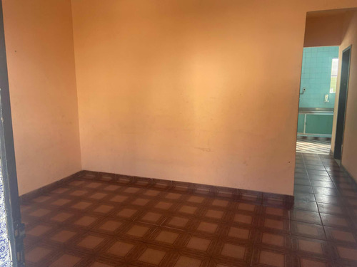 Alugo Casa 3 Quartos Com Terraço Amplo