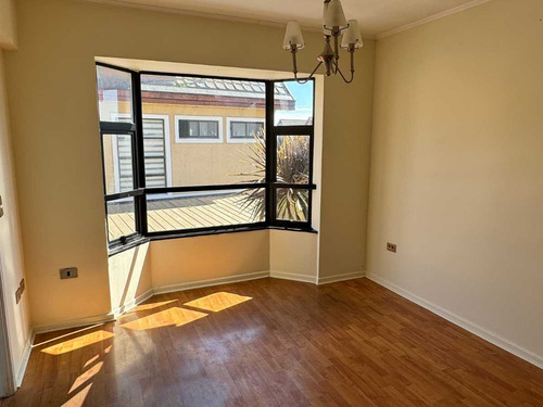 Casa De 5 Dorm, 3 Baños Y 2 Estacionamientos (69938)