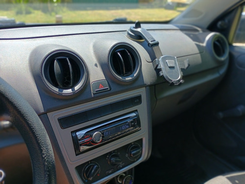 Volkswagen Voyage 1.6 Comfortline 101cv