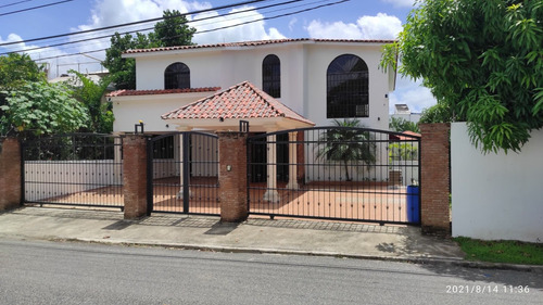 Casa En Venta En La Meseta De Arroyo Hondo / Rep De Colombia